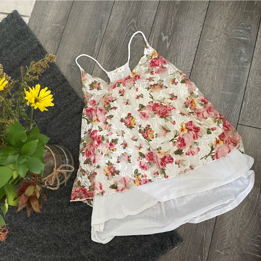 “Love J” brand. Size: M. Babydoll tank/blouse. embroidered flower-print. Boho